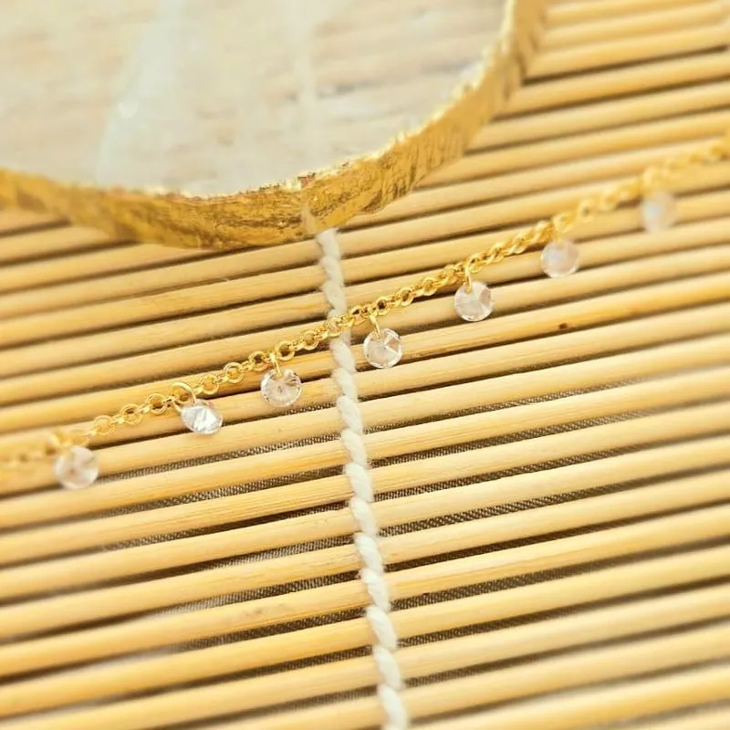 pulseira ouro pedras cristais penduradas