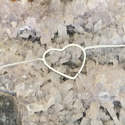 pulseira rodio coração liso vazado