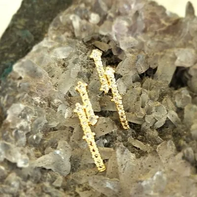 brinco ouro ear cuff 2 filetes cravejados retos