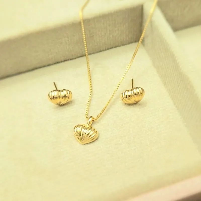 conjunto ouro coração listrado