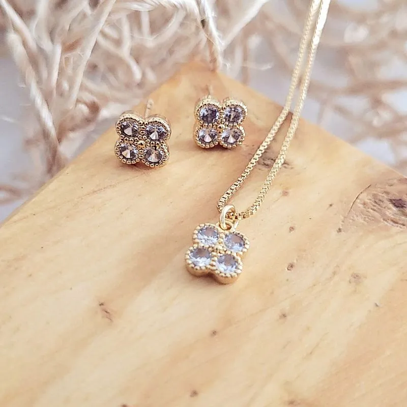 conjunto ouro flor cravejada cristal