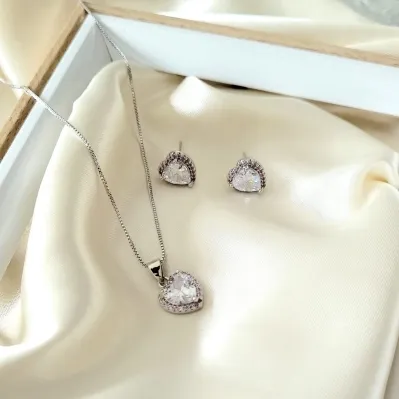conjunto rodio coração cristal com zirconias cravejadas rosas