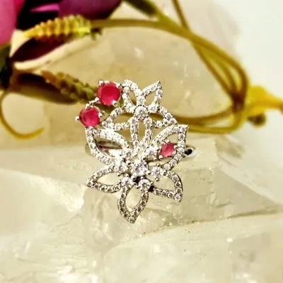 anel ródio 2 flores zircônias com poltos de cristal rubi