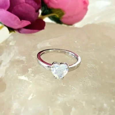 anel ródio liso com coração cristal branco