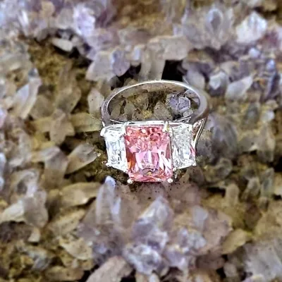 anel ródio retângulo cristal rosa com 2 retângulos alongados cristal na lateral