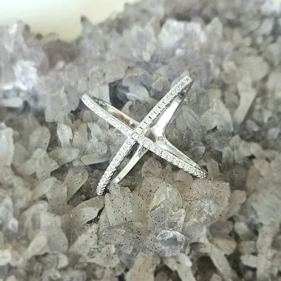 anel rodio X zirconias cristal