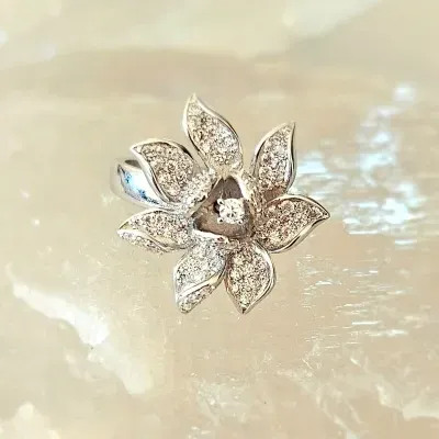 anel ródio flor grande cravejada zirconias