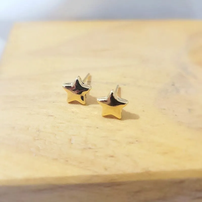 brinco ouro estrela lisa