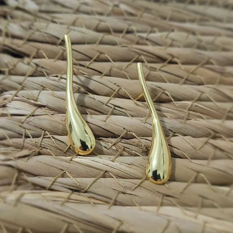 brinco ouro gota alongada lisa