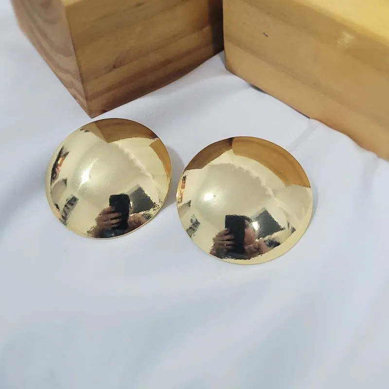 brinco ouro meia bola lisa