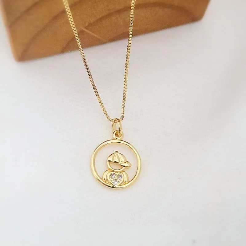 colar ouro circulo vazado com menino cravejado