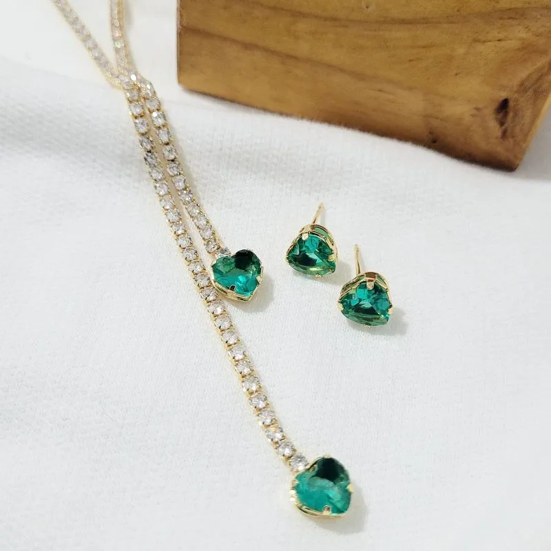 conjunto ouro gravata riviera com coração verde