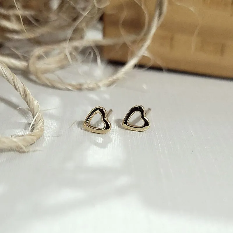 brinco ouro coração liso vazado pequeno