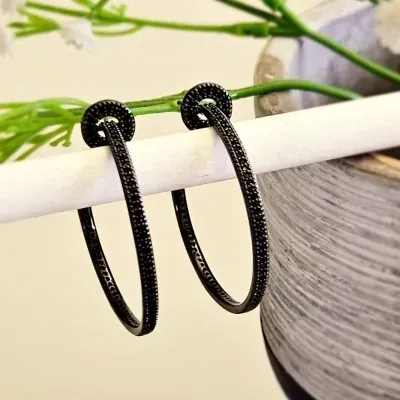 brinco rodio negro argola grande cravejado zirconias negras com tapa furo cravejado redondo