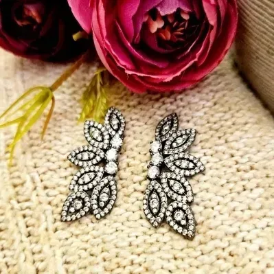 brinco ródio negro ear cuff borboleta aberta zircônias