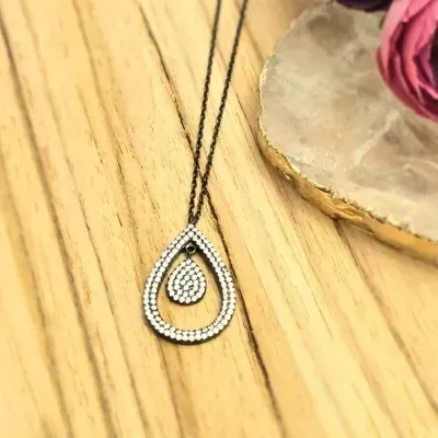 colar ródio negro gota cravejada vazada com meio gota zircônias