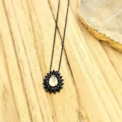 colar rodio negro gota nude fosca com duas volta zircônias negras