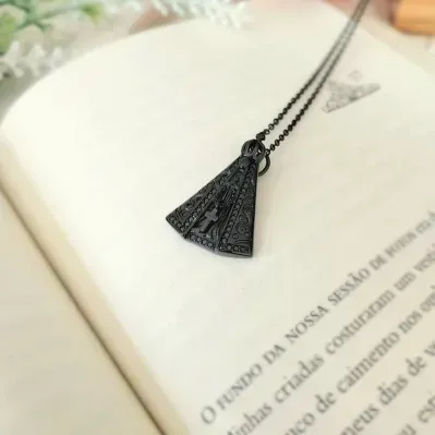 colar rodio negro nossa senhora cravejada com cruz