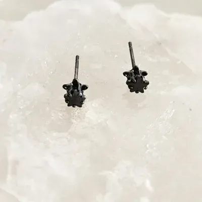 brinco rodio negro ponto de luz estrela cristal preto