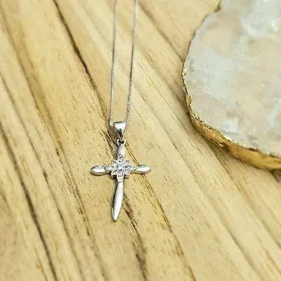 colar rodio cruz com flor de zirconias no meio